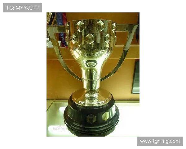 西甲赛场三座奖杯三粒进球三次被拯救背后的传奇故事