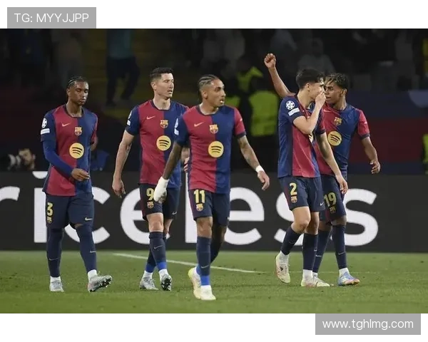 莱万梅开二度表现神勇 拉菲尼亚长途奔袭助巴萨大胜西甲豪取关键三分 莱万梅开二度表现神勇 拉菲尼亚长途奔袭助巴萨大胜西甲豪取关键三分