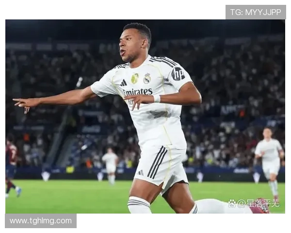 昔日皇马7号破1263天球荒 以三球一助狂虐对手振臂欢呼